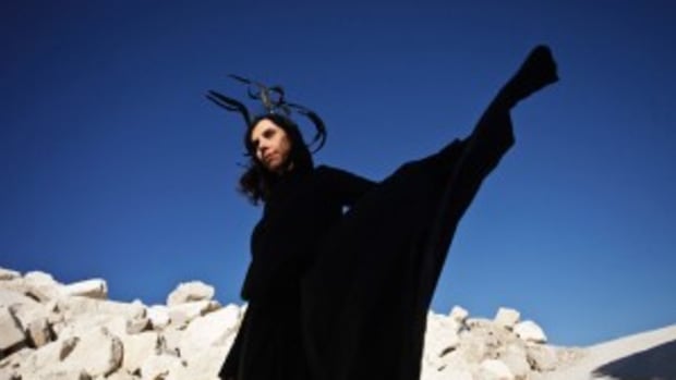 PJ Harvey has released the video for “The Last Living Rose,” which was directed by Seamus Murphy. It’s the first video from Harvey’s forthcoming Let England Shake album.