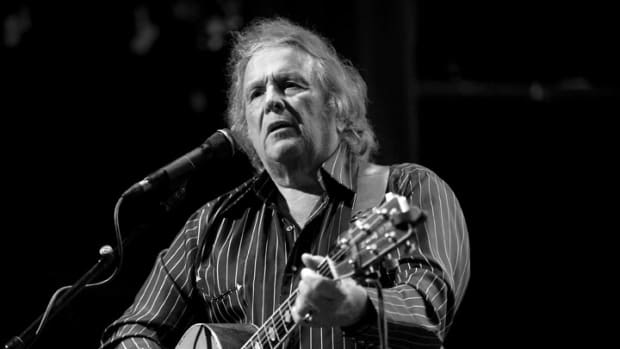  Singer-songwriter Don McLean performs onstage at The Canyon Club on November 3, 2017 in Agoura Hills, California. Photo by Scott Dudelson/Getty Images.