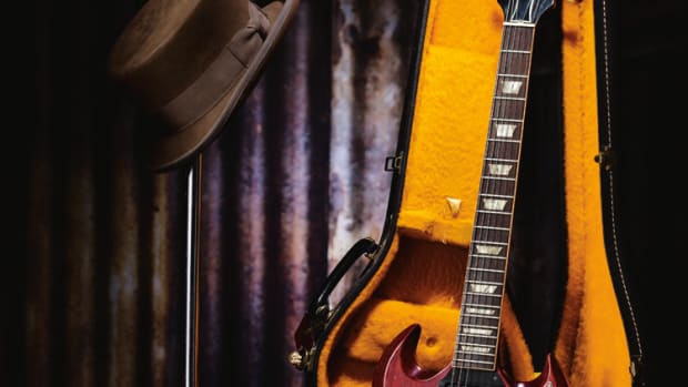  Tom Petty '65 Gibson Guitar & Top Hat. Photo courtesy of Heritage Auctions.jpg