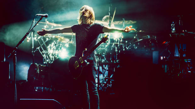  Steven Wilson welcoming audience participation. Photo by Hajo Mueller courtesy of PR.