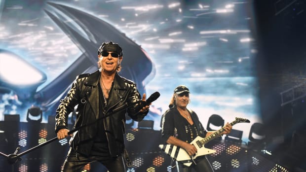 Scorpions rock their show with many lights and visuals, including a giant metallic scorpion on the back screen.