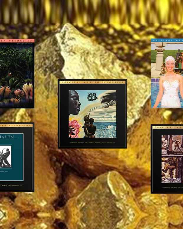 stack-precious-pure-gold-nugget-photo