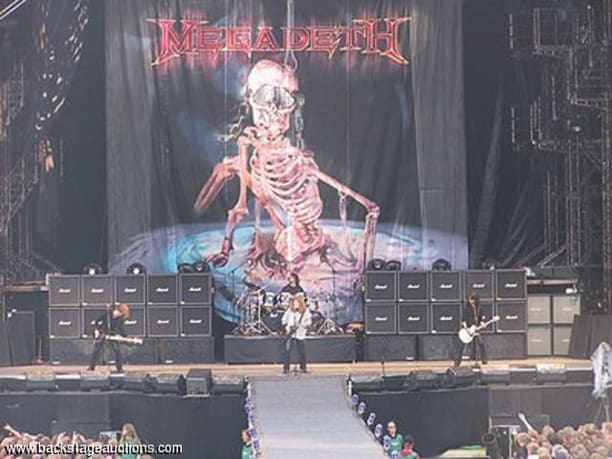 Megadeth stage banner hero