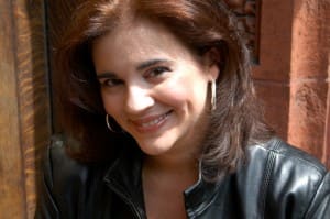 The NYC-based singer Robin Aleman performed two well-received sets at Miles’ Café in Manhattan on Saturday, January 15th. (Photo by Robin Gentile.)