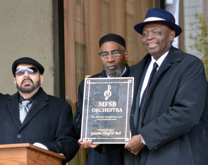 Kenneth Gamble is flanked by MFSB musicians Bobby Eli (left) and Charles Collins. (Photo by Chris M. Junior)