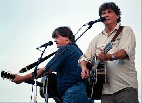 THE EVERLY BROTHERS (Phil and Don Everly) sing some of their hits at 1997’s 10th annual Everly Brothers Homecoming concert in Central City, Ky. AP Photo/Messenger-Inquirer, Suzanne Feliciano