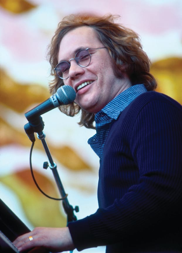 Warren Zevon performs at Campus Stadium at the University of California in Santa Barbara, California on June 4, 1978. (Photo by Ed Perlstein/ContributorRedferns/Getty Images )