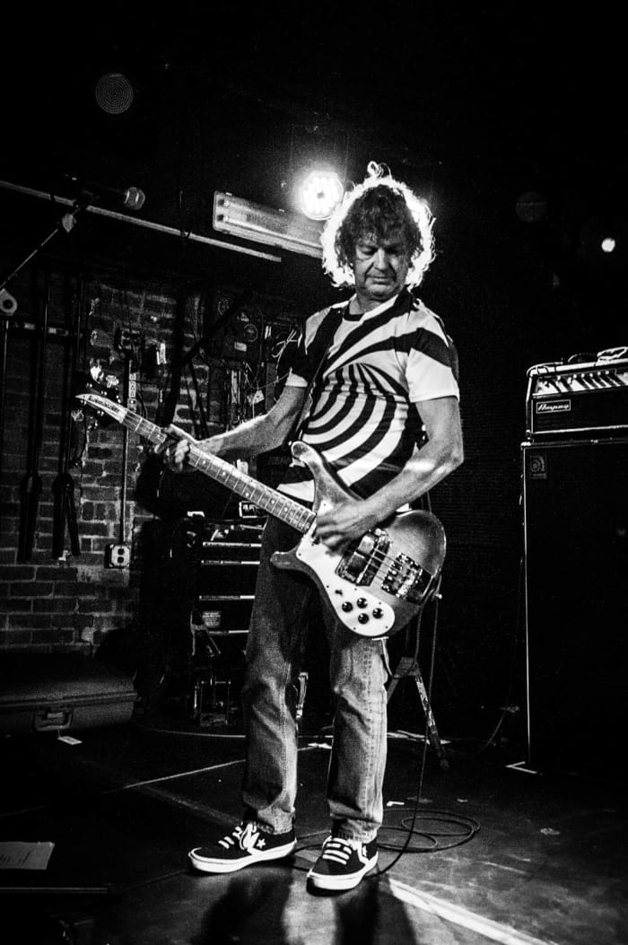 Steve Smith’s pounding bass provided a great foundation throughout The Vapors’ set. (Photo by Si Root: @siroot -https://www.instagram.com/siroot/)
