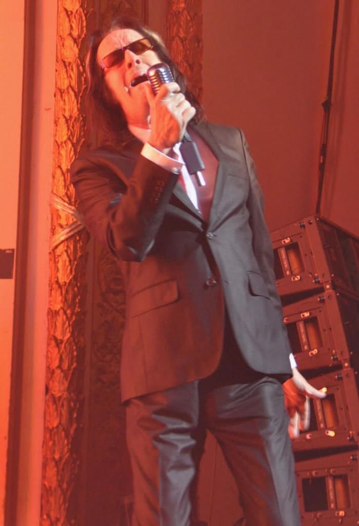 Todd Rundgren, crooning his heart out. Photo ny Alisa B. Cherry on May 31, 2017 @ The Bijou Theatre in Knoxville, TN.