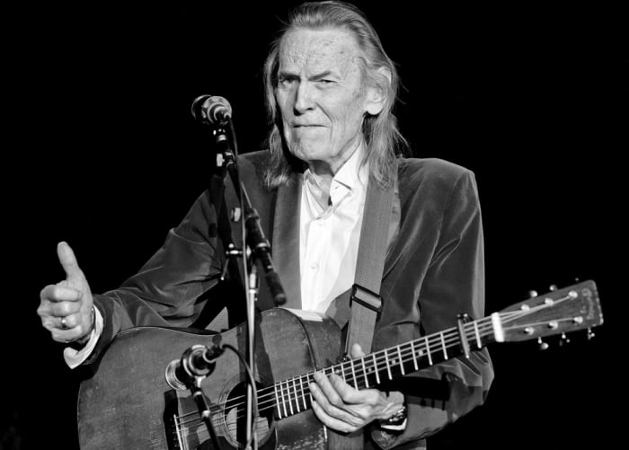 Lightfoot performs onstage at Route 66 Casinos Legends Theater on February 28, 2015, in Albuquerque, New Mexico. Photo by STEVE SNOWDEN/GETTY IMAGES