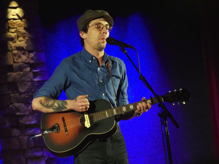 Justin Townes Earle performs at City Winery on January 25, 2018 in Atlanta, Georgia. Photo by R. Diamond/Getty Images.