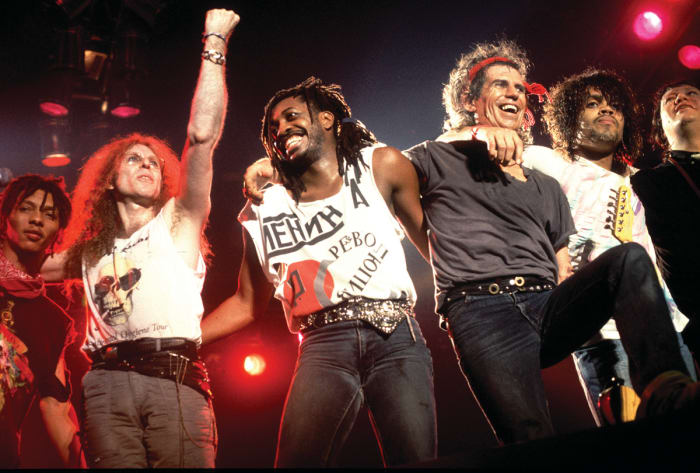 THE WINOS LINEUP (L-R): Ivan Neville, Waddy Wachtel, Steve Jordan, Keith Richards, Charley Drayton and Bobby Keys in Chicago, 1988. Photo by Paul Natkin/WireImage