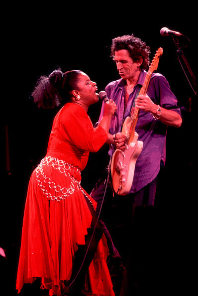 Sarah Dash and Keith Richards of the X-pensive Winos perform onstage. Photo by Paul Natkin/Getty Images.