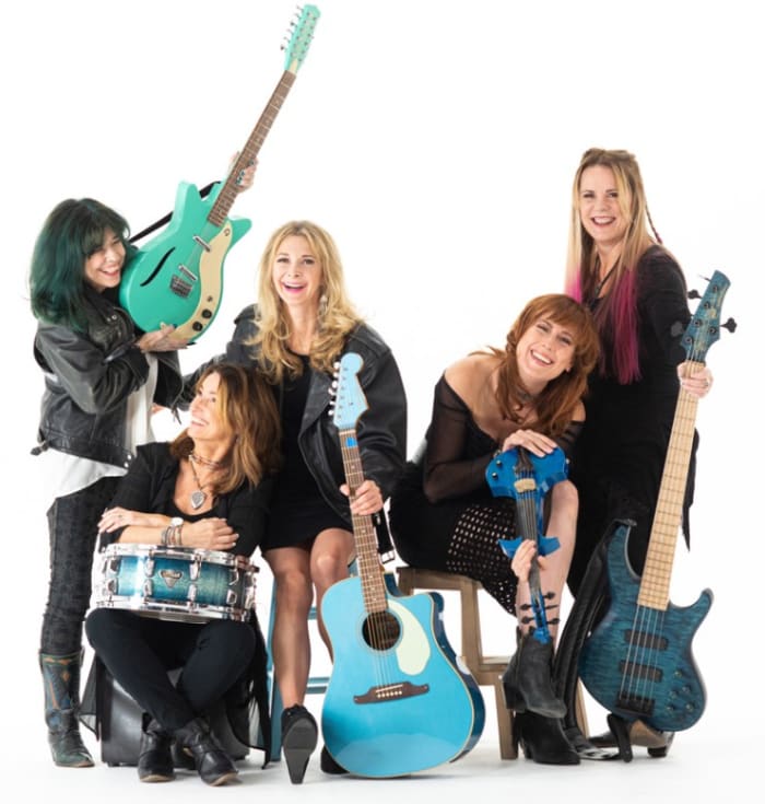 L to R: Sherry Ryan Barnett, Suzanne Morissettee, Suzanna Spring, Aubrey Richmond, and Holly Montgomery, courtesy of mustangsofthewest.com
