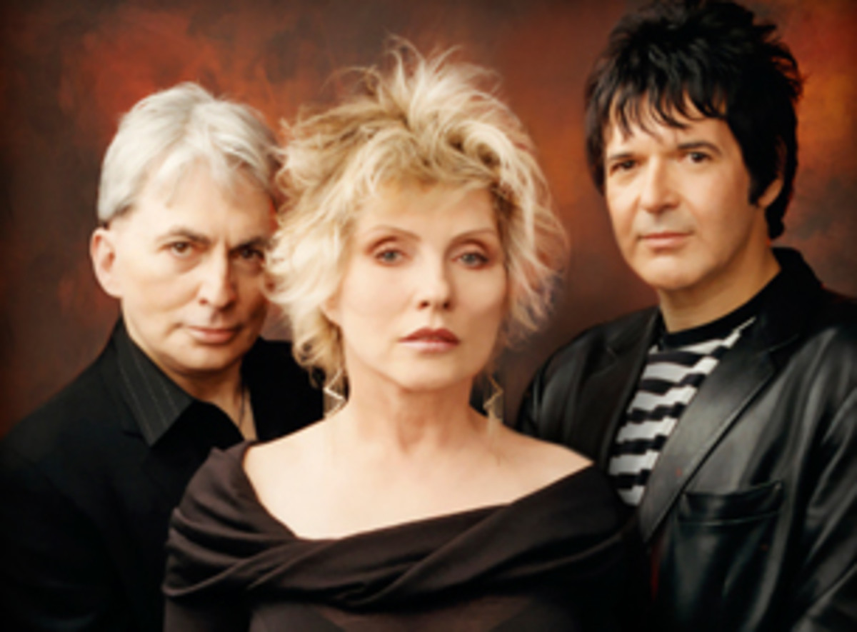 Blondie, featuring (left to right) Chris Stein, Deborah Harry, and Clem Burke, returned to their NYC home on Tuesday, August 31st and gave an excellent performance at the Nokia Theatre Times Square.