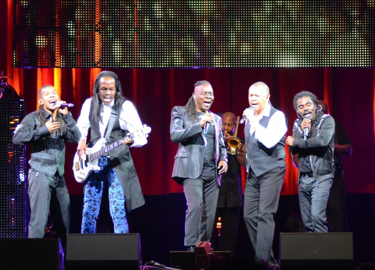 Earth, Wind & Fire blends the now and then in Atlantic City Goldmine