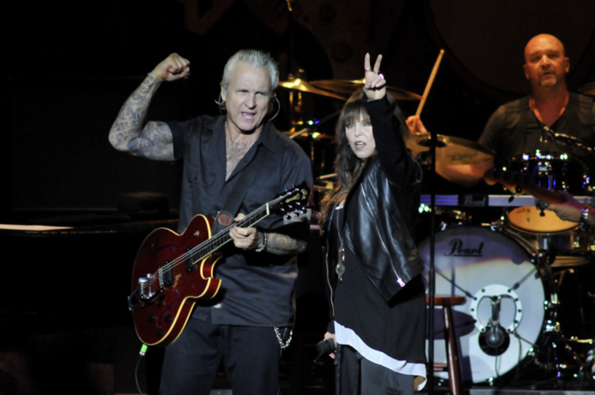 Neil Giraldo and Pat Benatar performing live in New Jersey, May 2015, to support their “35th Anniversary Tour” CD/DVD — a tribute to a strong collaboration together. “It’s remarkable in the number,” says Giraldo. “It’s not remarkable in the fact of it happening.” Photo by Frank White.