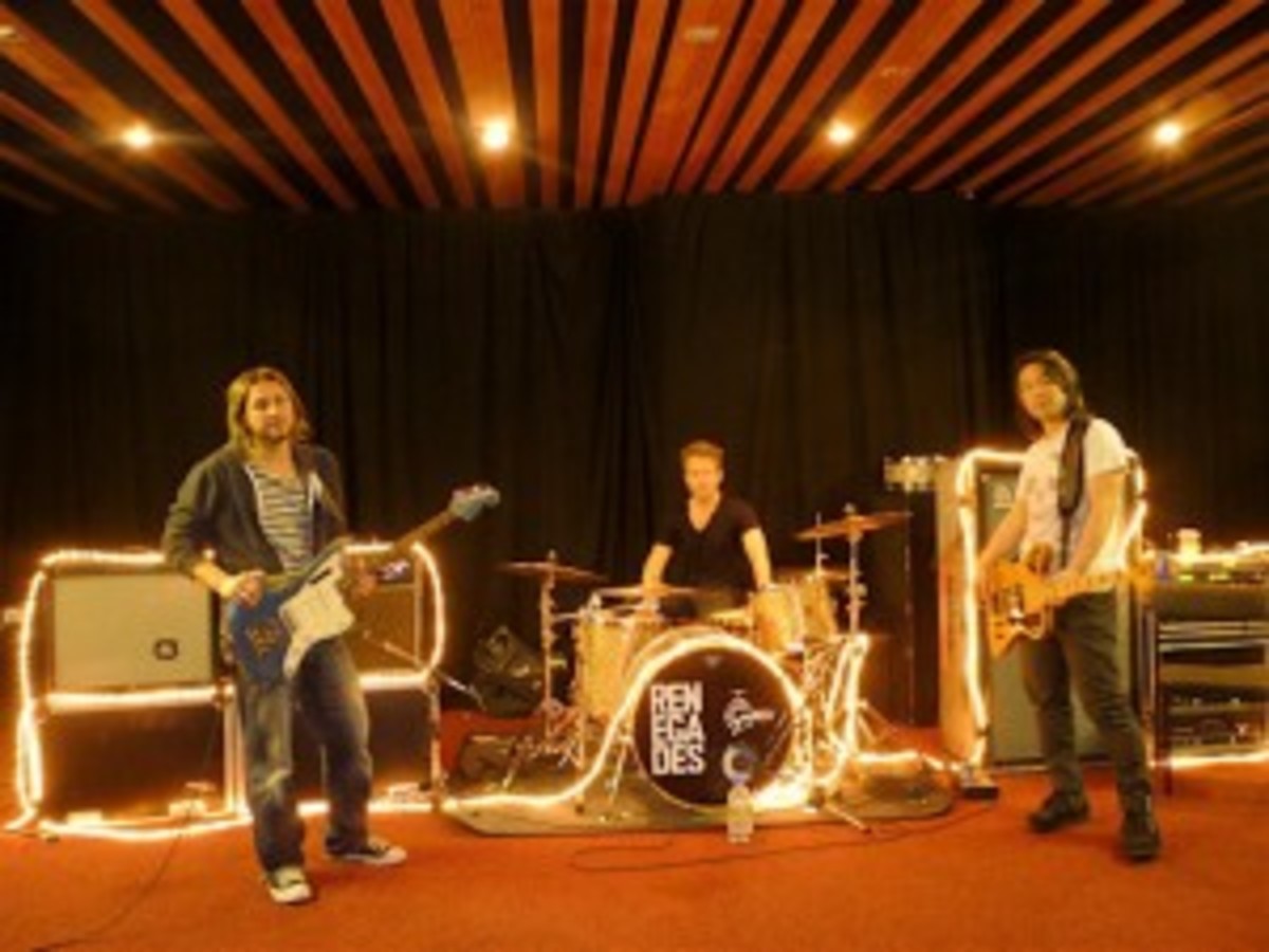 Feeder recently performed a live session for XFM London to promote their new album Renegades.