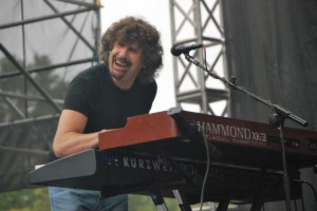 Rod Argent of The Zombies performs Sept. 12 at the Union County MusicFest in Clark, N.J. (photo by Chris M. Junior)