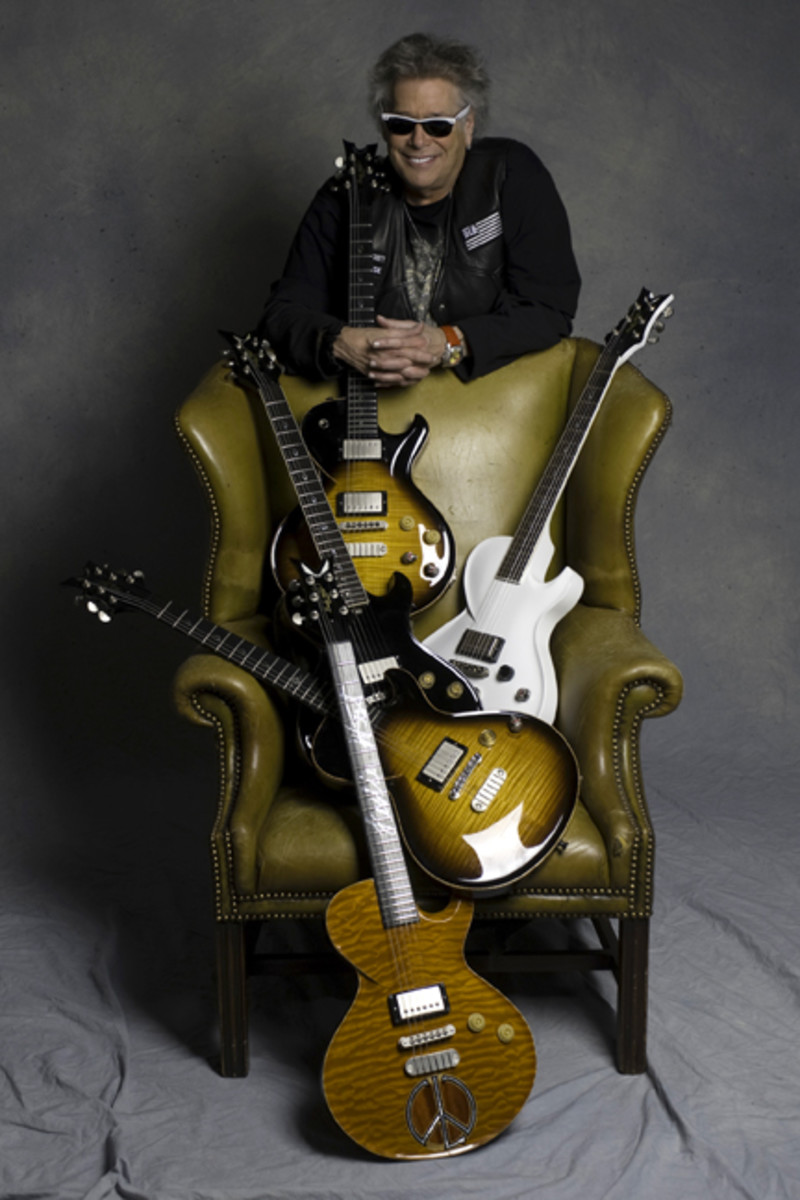 Leslie West with guitars. Photo credit, Paul Natkin.
