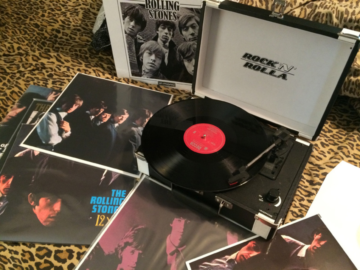 The Rock 'N' Rolla "Premium" portable turntable rocks "The Rolling Stones In Mono."