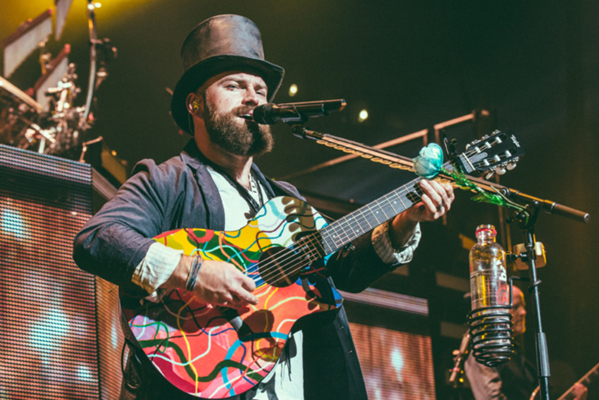 Zac Brown with the Seth Chwast guitar.