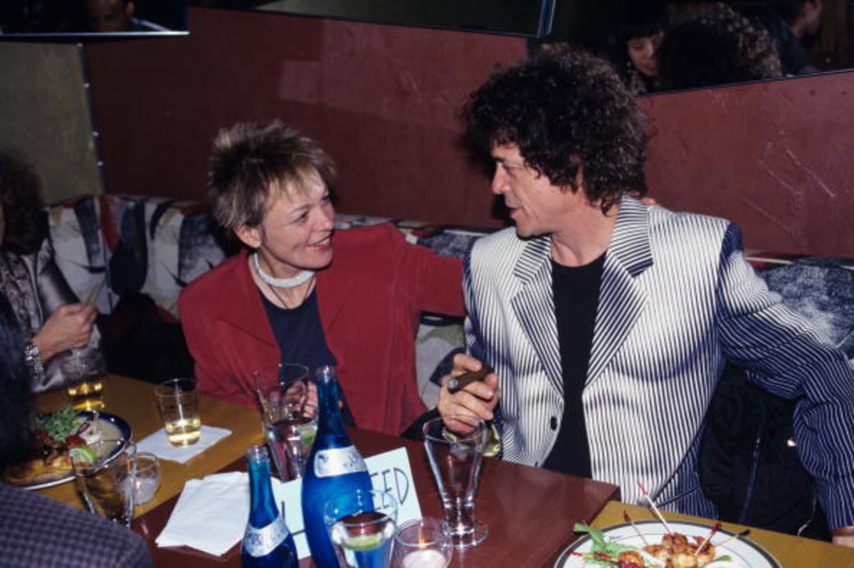 Photo of Lou Reed with Laurie Anderson (Photo by Ebet Roberts/Redferns)
