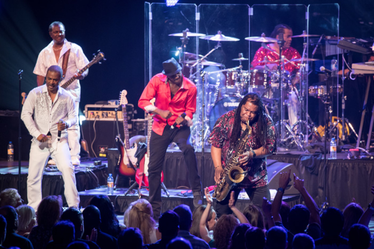 Kool & the Gang on stage. Photo by Benoit Rousseau.
