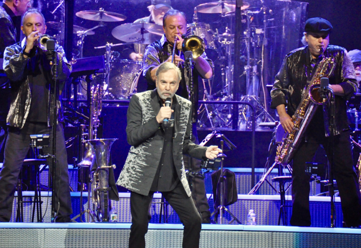 Review: Neil Diamond on his 50th Anniversary Tour - Goldmine