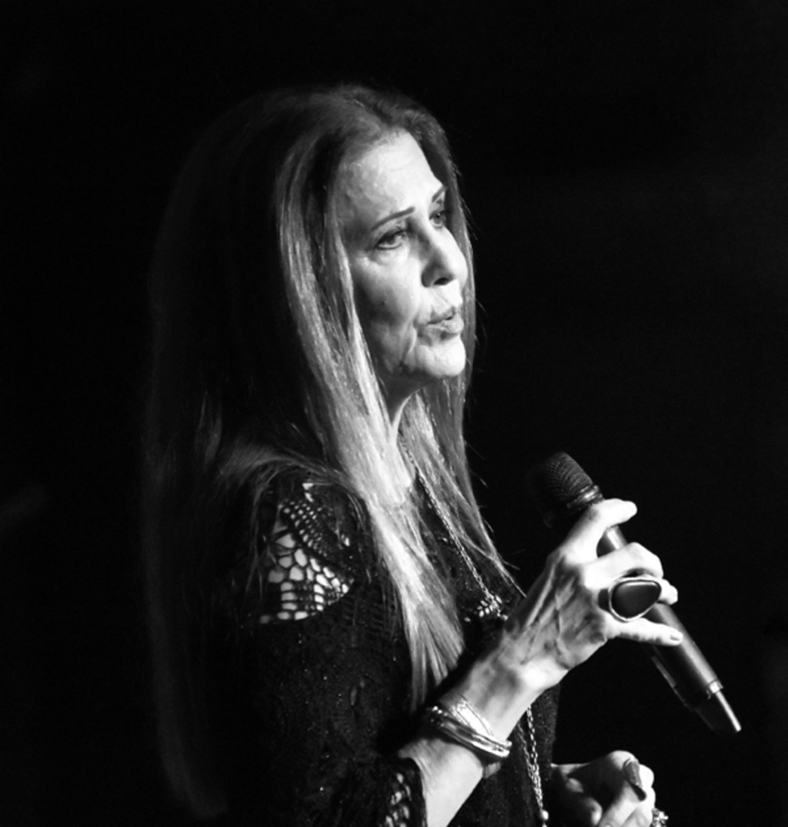Rita Coolidge performing at New York’s Cutting Room on June 23, 2016. Photo by Chris M. Junior.