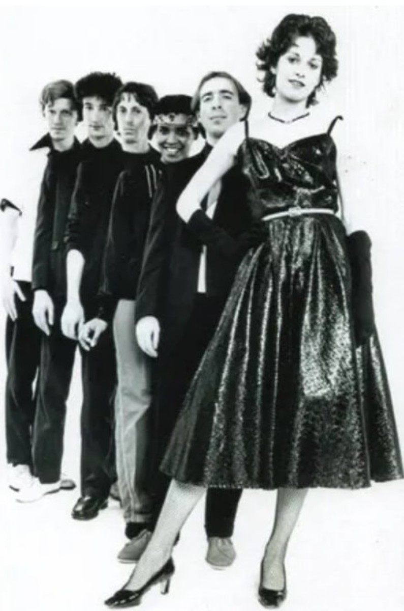 The Waitresses, l to r: Dan Klayman, Billy Ficca, Chris Butler, Tracy Wormworth, Mars Williams, Patty Donahue, 1982 publicity photo, courtesy of Chris Butler