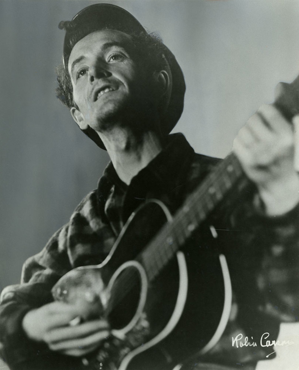 Robin Carson, Woody Guthrie, 1938. Courtesy of the Woody Guthrie Archive.