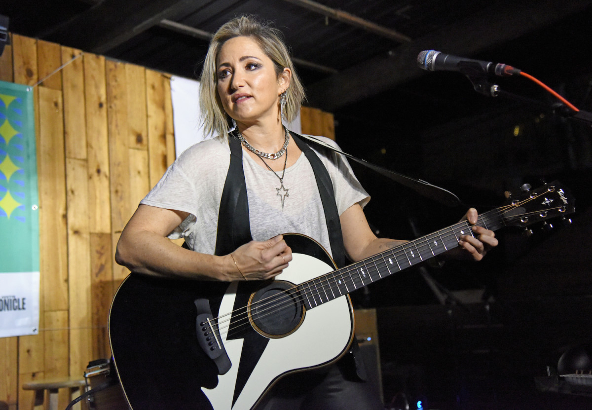 KT Tunstall at the Creek and Cave Backyard in Austin, Texas, on March 16. (Photo by Chris M. Junior)