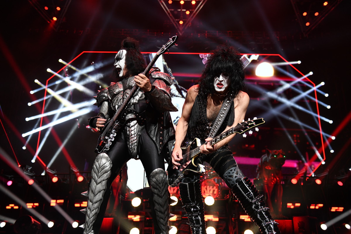 Gene Simmons and Paul Stanley, May 14 in Hartford, CT. Photo by Frank White.