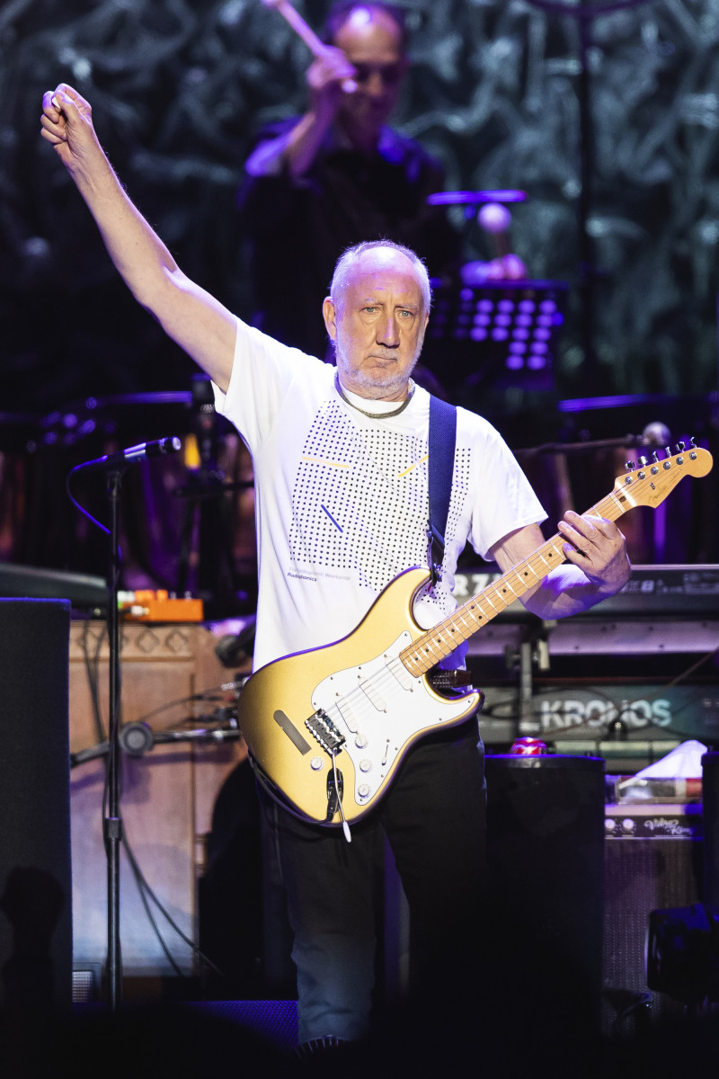 Pete Townshend striking a pose onstage at NYC’s Madison Square Garden on Thursday, May 26th. (Photo: Evan Yu/MSG Entertainment)