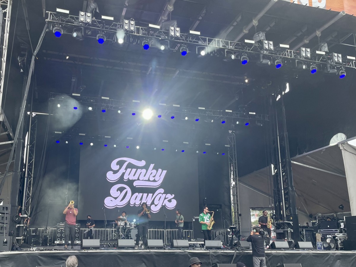 Funky Dawgz, Sunset Stage, Sound on Sound, September 25,2022. Photo: Ray Chelstowski